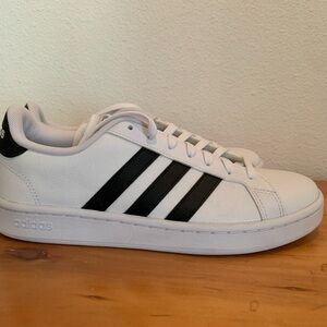 Adidas Grand Court - like new